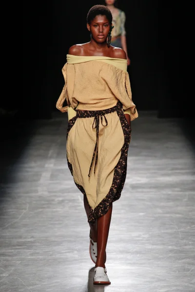 Look 30